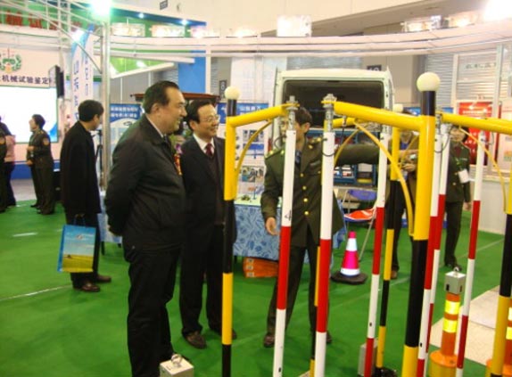 2011年4月我公司參展“南京國際農機展”