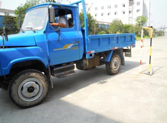 2011年我公司前往蕭山農機監理站進行樁考儀培訓